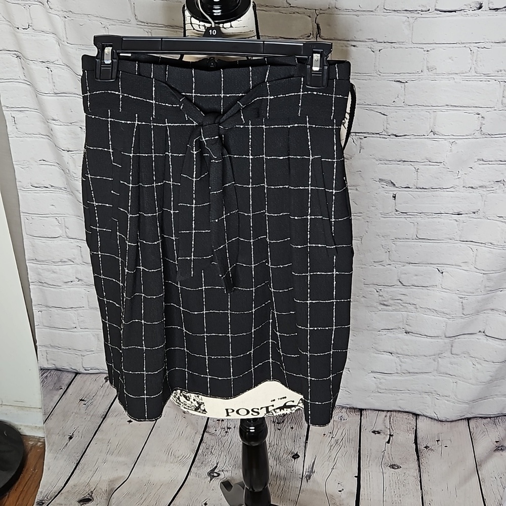H&M Black/White Windowpane Paperbag Skirt Size 0